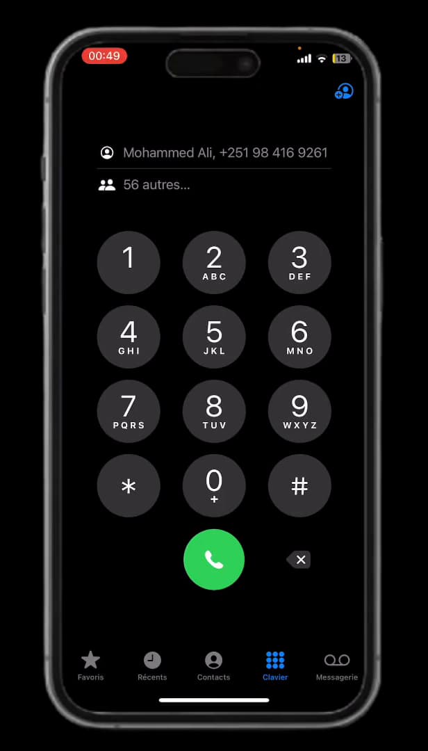 Clavier du téléphone iPhone avec le code ##002# composé